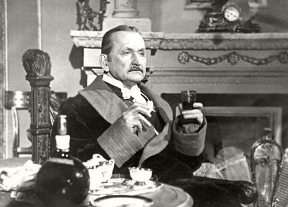 Кадр из фильма "Анна на шее" (1954). Александр Вертинский в роли князя