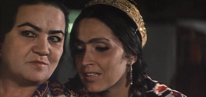 Кадр из фильма "А счастье рядом" взят для иллюстрации из Яндекс Картинки. 