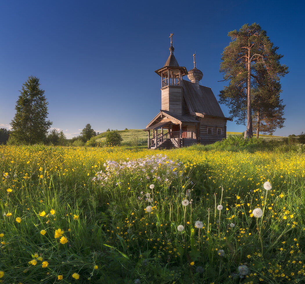 Осень в деревне храм