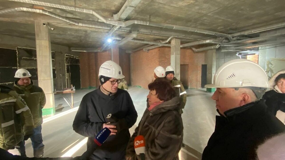     Социальные стройки в Городе юности проинспектировал руководитель социального блока правительства региона.