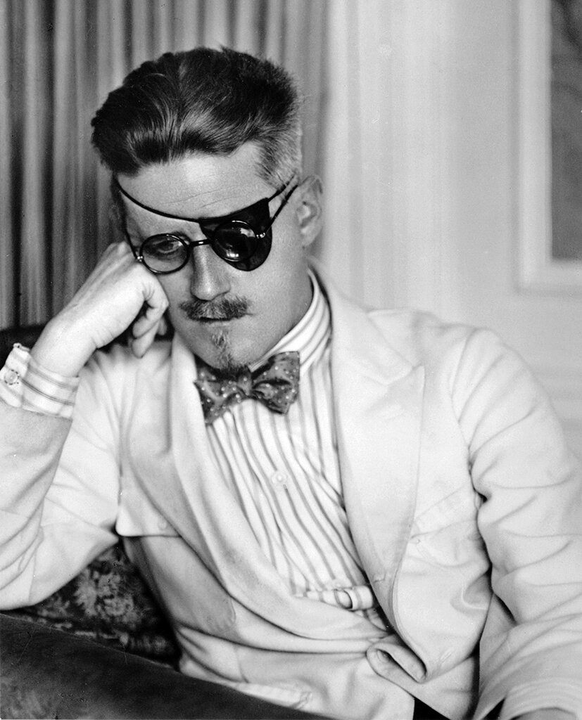 Джеймс Джойс (1882 - 1941) - изменил литературу и глазом не моргнув. 