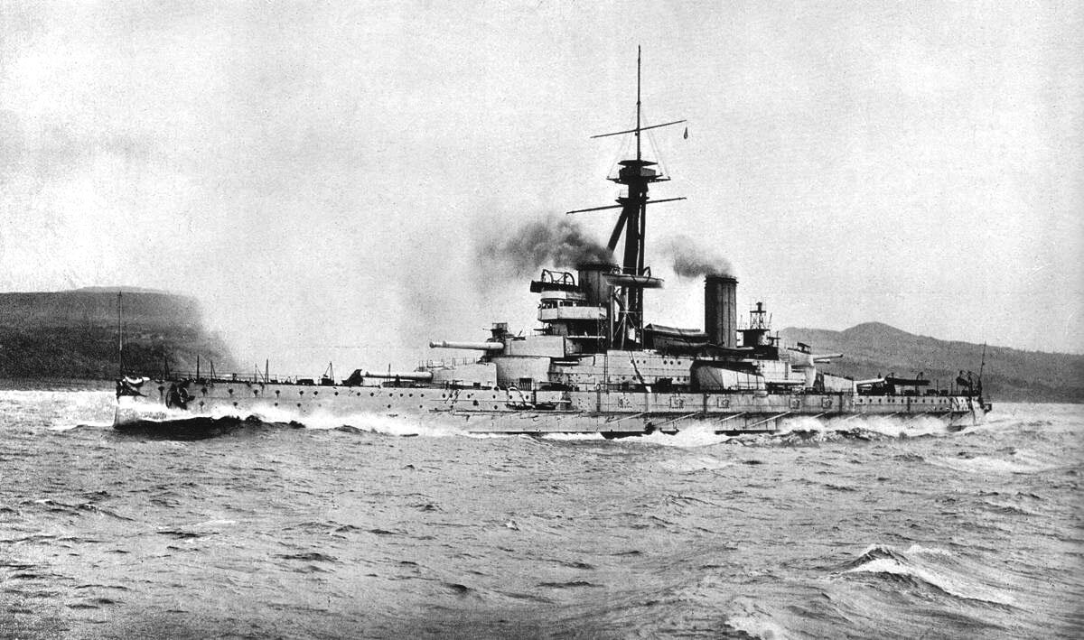1910 Brazilian battleship ‘São Paulo’ (21370 t., 21,5 kn., 6x2 305 mm., 22х120 mm., belt 229 mm.) on trials.