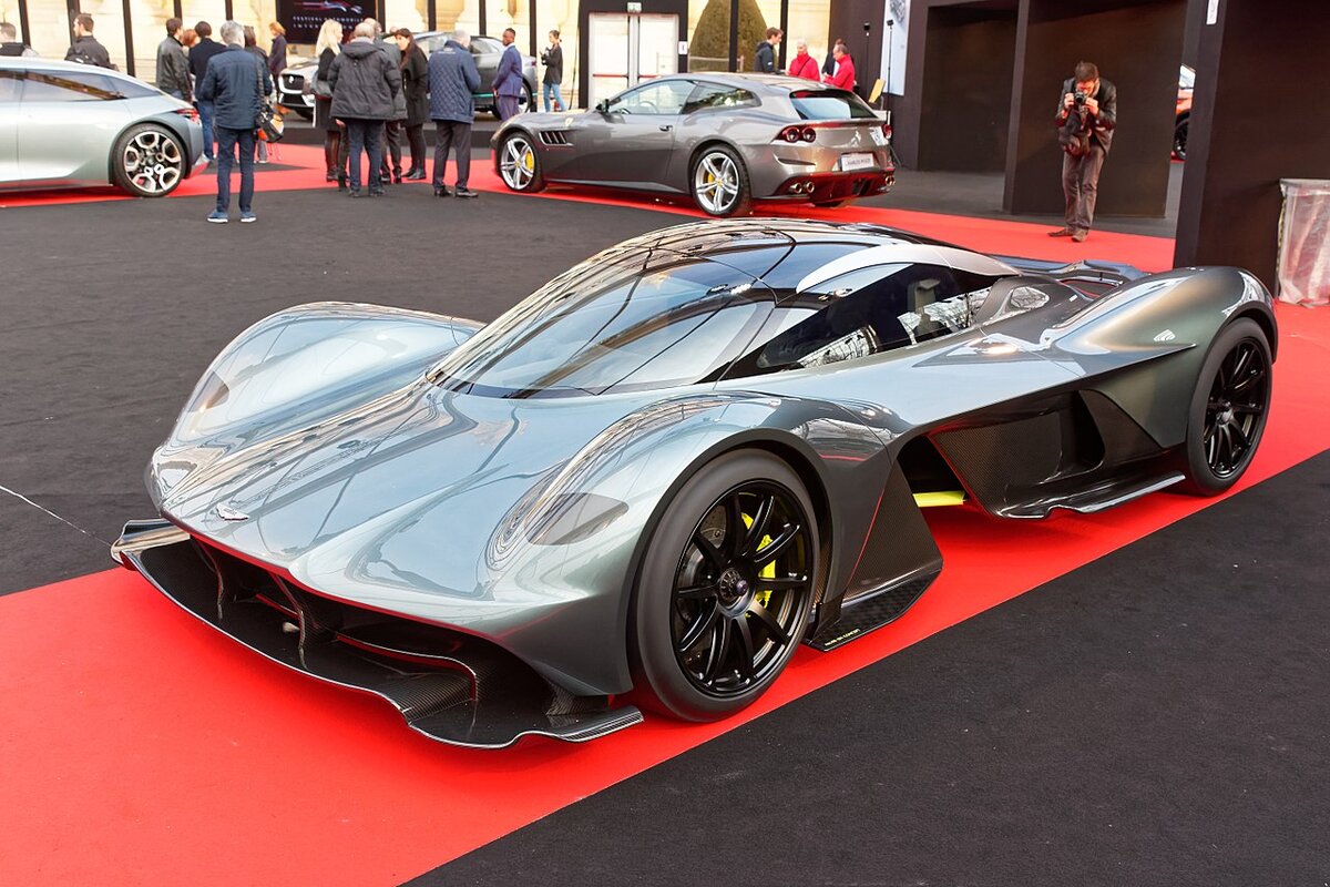 Bugatti представила 1600-сильный родстер W16 Mistral - Рамблер/авто