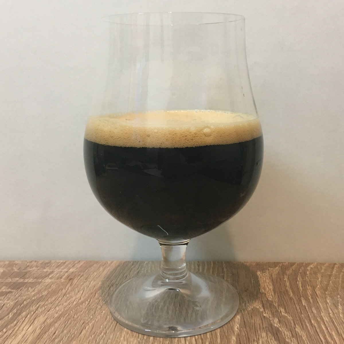 Пиво в стиле milk stout (молочный стаут) «Kikimora» от пивоварни «Brewlock»  из Воронежа | Топортер | Дзен