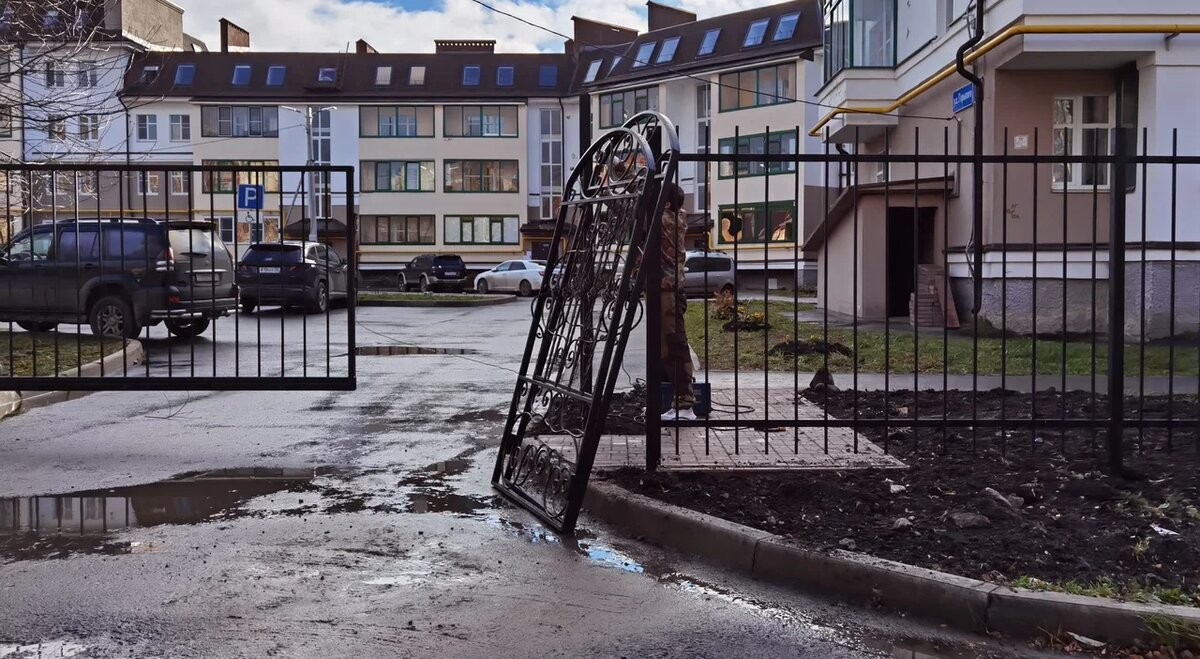 Хорошие сварщики в Вологде - на вес золота! Работы много - заборы, ворота, подиумы в мансардах:)