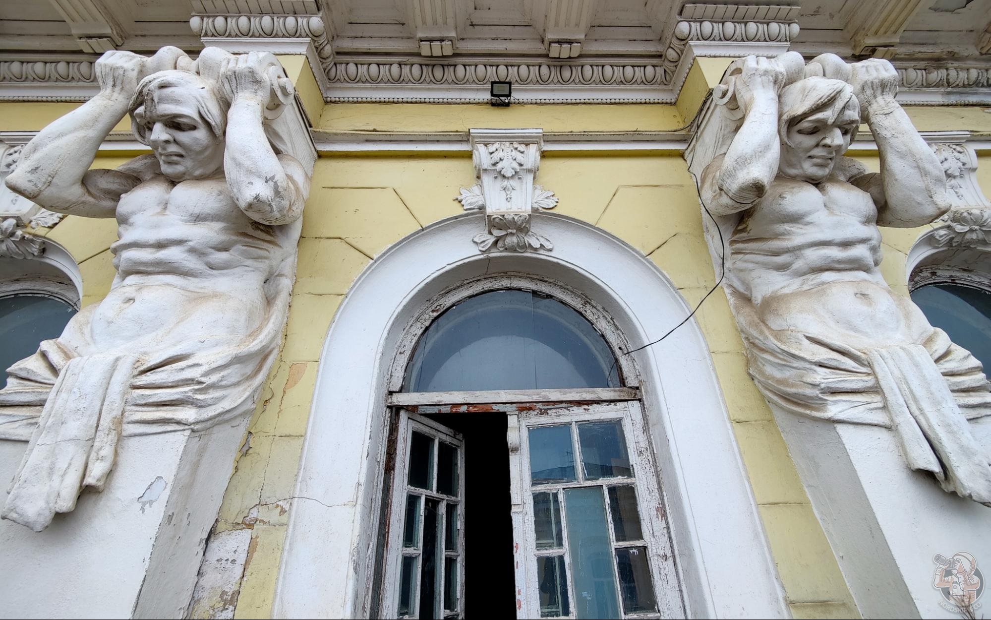 Заглянули в заброшенный русский особняк 19 века — рассказываем историю дома братьев Неворотиных и показываем, что у него внутри!13