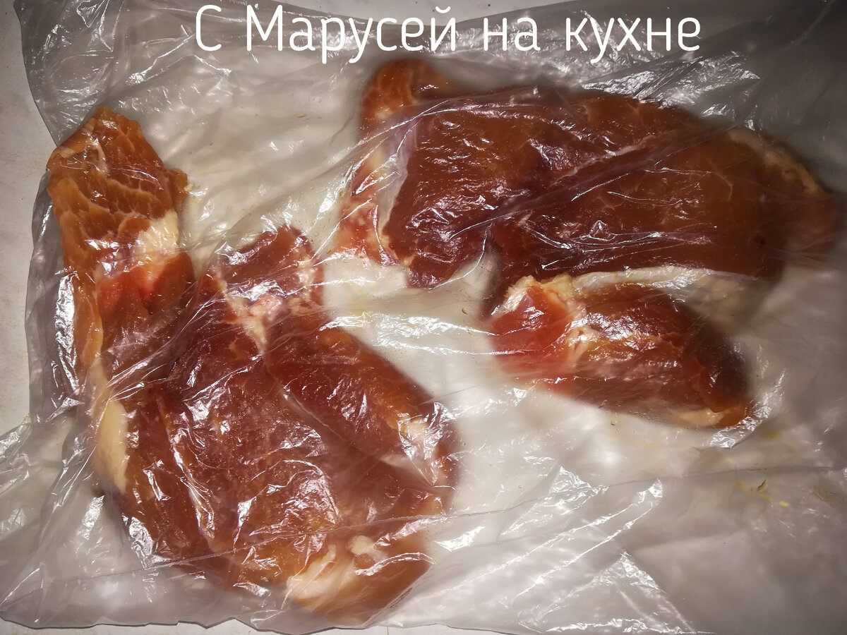 Сочная жареная свинина кусочками с луком