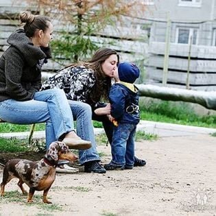 Мы с сыном и наша собачка. Его первый ДР дома, прогулка. 