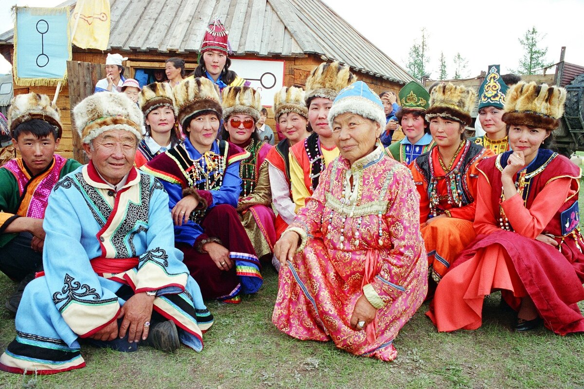 Алтайский край население. Кумандинцы Алтая национальный костюм. Шорцы и телеуты в Кузбассе. Алтайцы телеуты. Коренные народы Кузбасса кумандинцы.