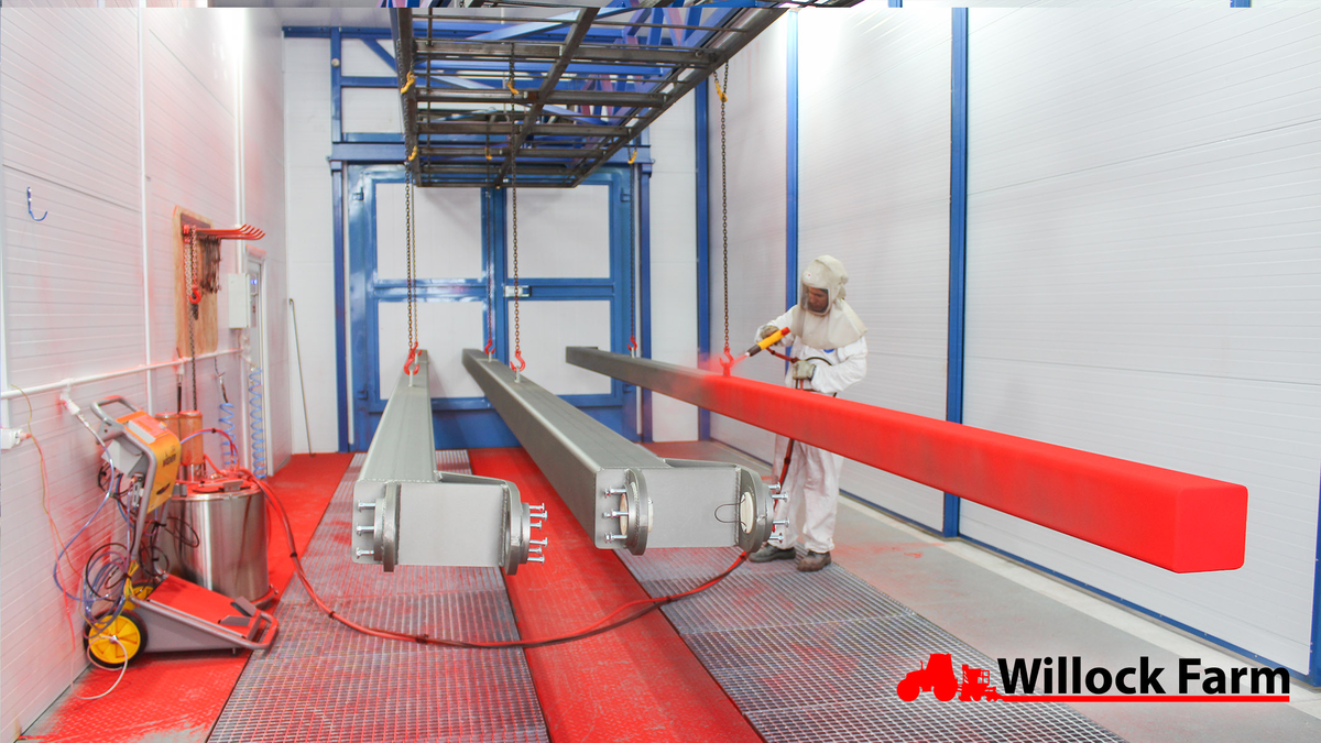 Процесс покраски деталей