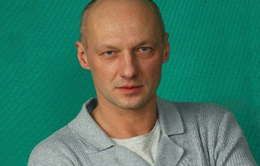 Поздний карьерный взлёт, звёздные роли и счастливый брак с молодой женой. Николай Козак0
