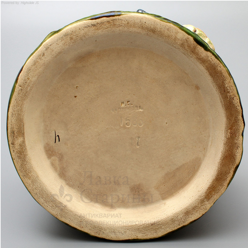 Донце предмета с клеймом в тесте. Фото взято из свободного доступа в интернете.