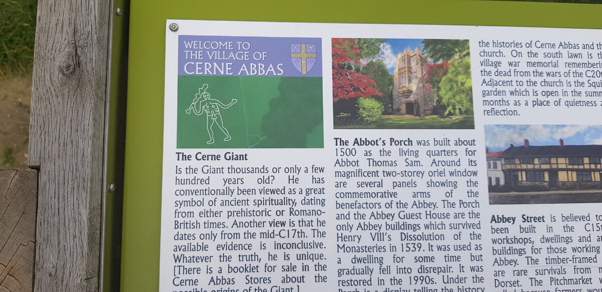 Табличка около памятника. National Trust. Фото из личного архива 