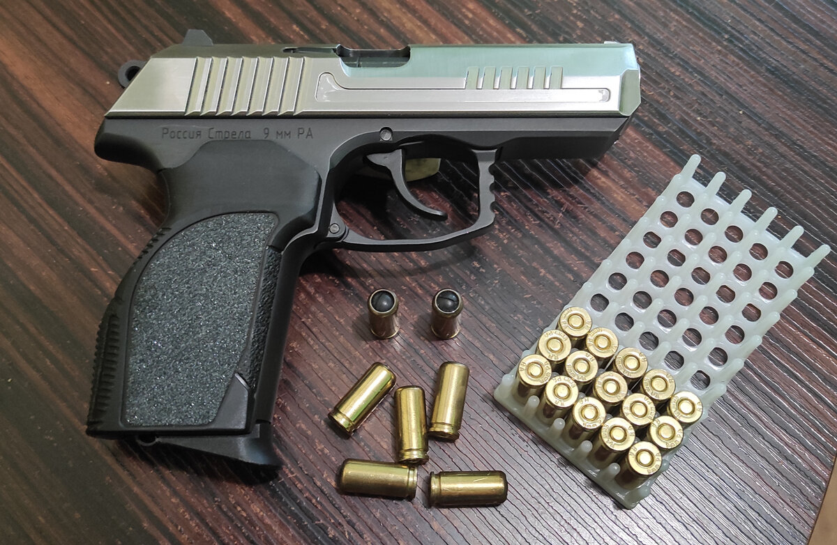 Пистолет М9Т кал. 9РА от компании "Стрела". Фото автора.