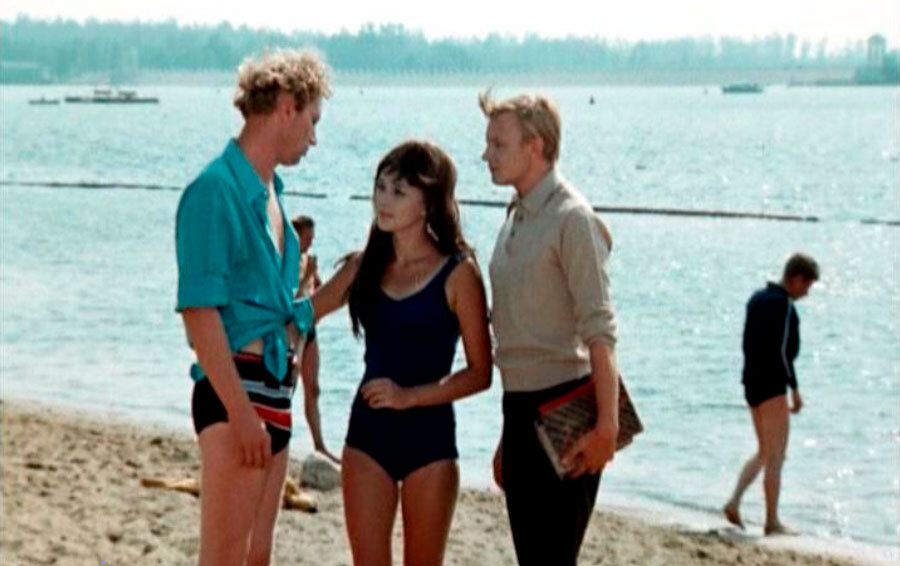 где снимали большие девочки. где снимали большие девочки. кадры москва слезам не верит дом профессора тихомирова. дом бальзаминова в суздале. девушки в москве фото.