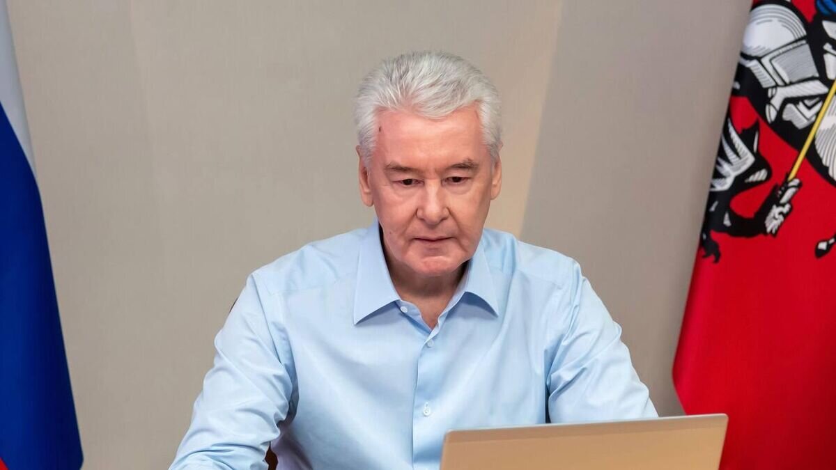    Мэр Москвы Сергей Собянин проголосовал с помощью системы дистанционного электронного голосования на выборах депутатов муниципальных образований Москвы© Фото : пресс-служба мэра и правительства Москвы