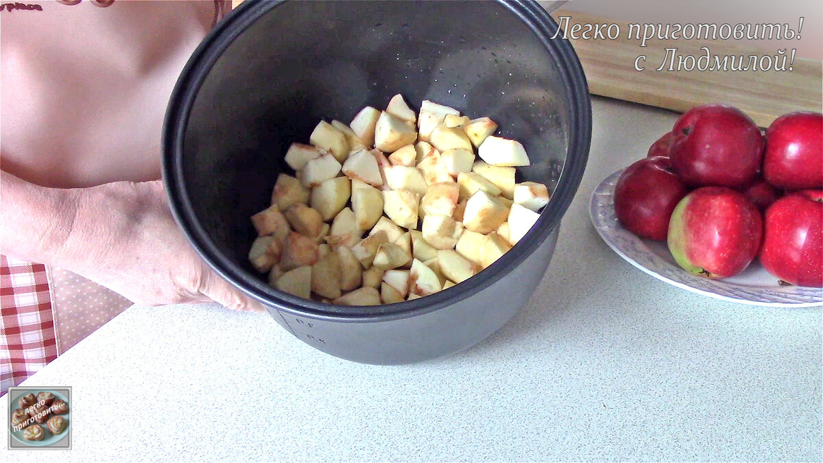 Всем привет! Сегодня я готовлю постный пирог с яблоками в мультиварке. Он получается ароматный, пышный, мягкий, нежный, в меру сладкий, в меру влажный. При нарезании мало крошится.-2