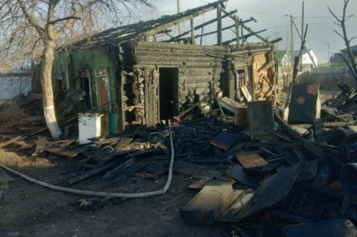    В тюменском селе на месте тушения пожара обнаружили трупы двух мужчин