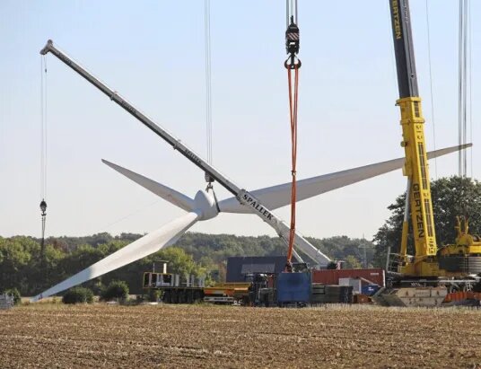 Убрать этот ветряк с дороги!))  фото: картинки  яндекса.