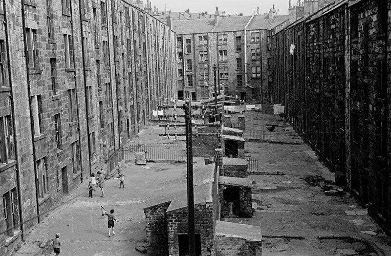 Glasgow, 1971. View of apartment buildings inside courtyards.