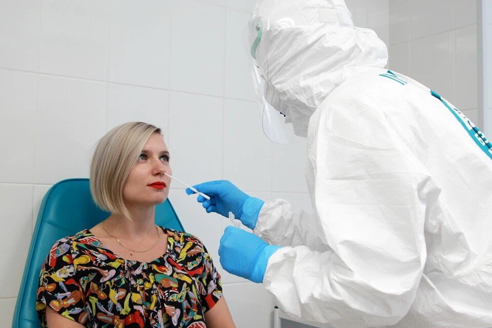     Всего с начала пандемии в Москве коронавирусом заразились 3 252 652 человека Юлия ПЫХАЛОВА