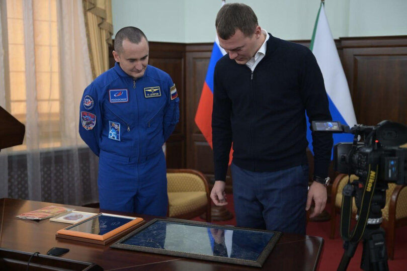     Встреча космонавта с губернатором Хабаровского края ФОТО: Правительство Хабаровского края
