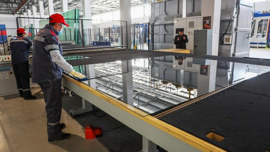    Производство мощностью около 800 тыс. кв. м. стеклянных конструкций в год будет получать 3,4 млрд тенге Август Макаров