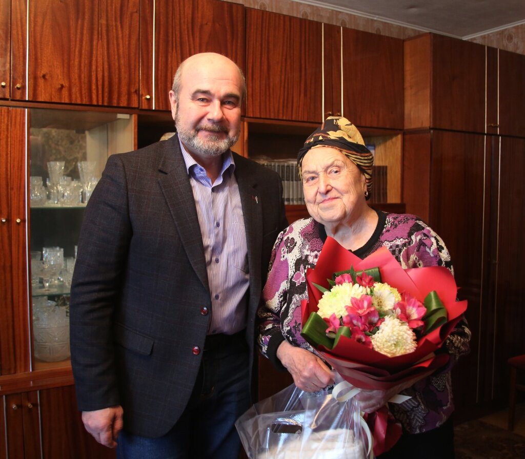 В Твери 87-летие отмечает выдающийся акушер-гинеколог Галина Романова