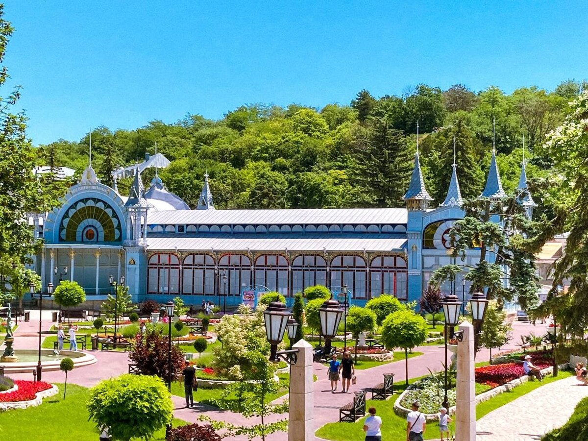 Лермонтовская галерея в парке "Цветник"