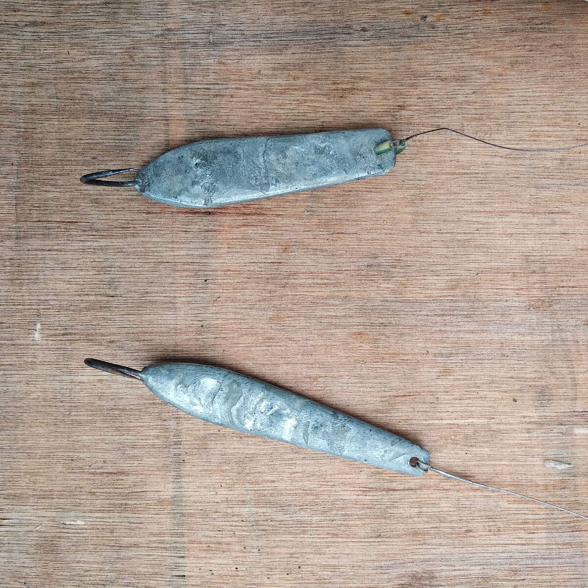 Обратная сторона блёсен. Фото автора.