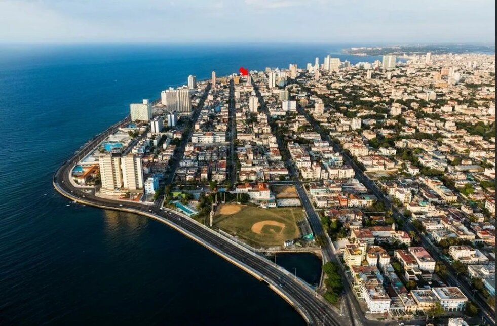 Современная Гавана - столица Кубы - с птичьего полёта. 