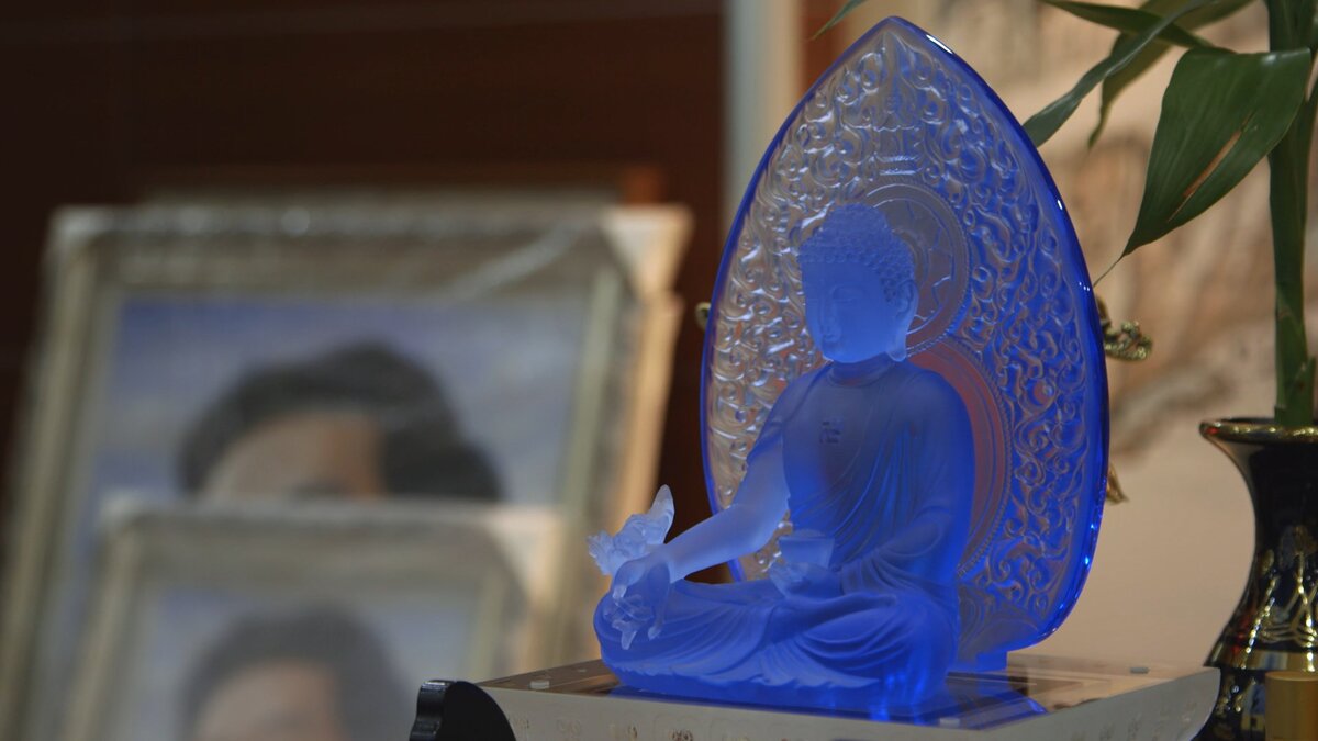 Вера не бывает лишней и на рабочем месте. American Factory / Американская фабрика (2019).