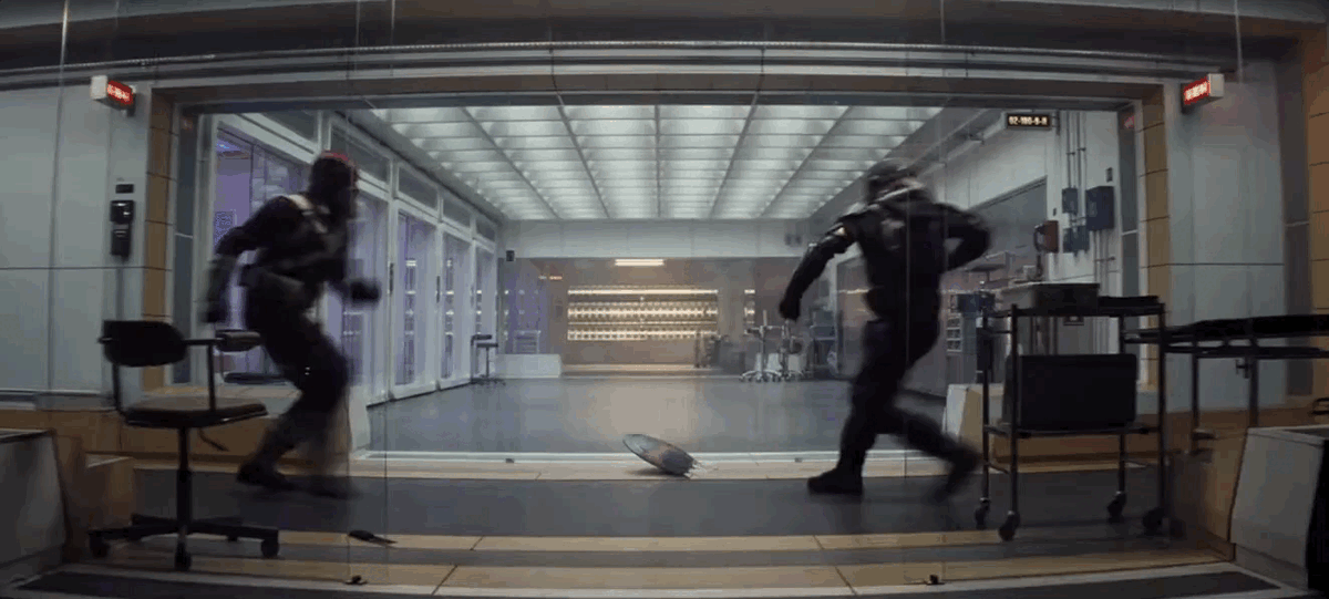 Взято: https://uproxx.com/wp-content/uploads/2019/12/black-widow-5.gif