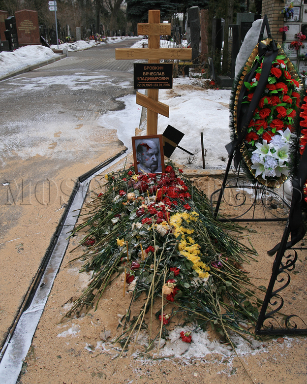 Петросян попрощался с Вячеславом Войнаровским - Экспресс газета