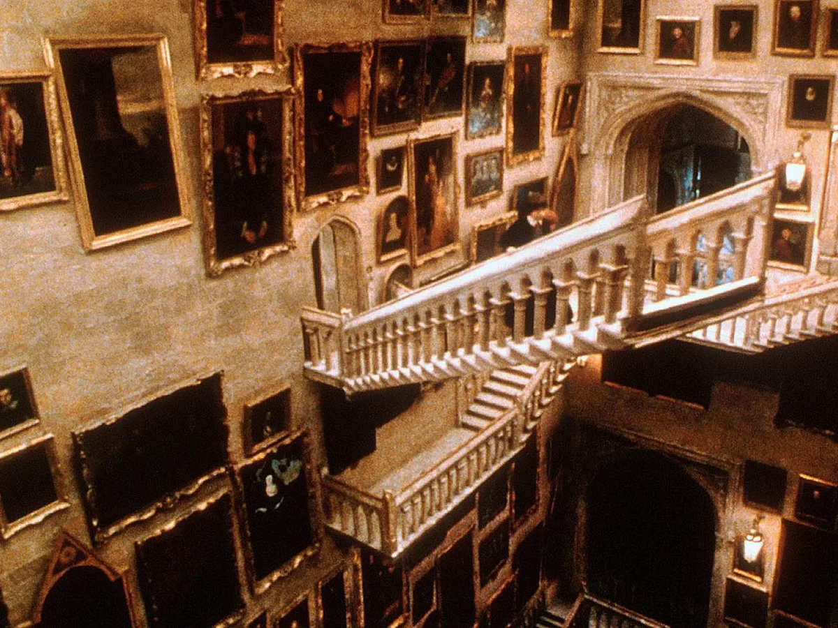 Лестница меняет направление. Хогвартс.