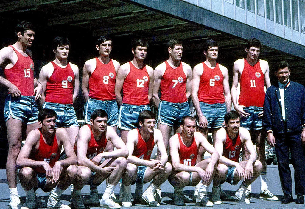 Сборная ссср по баскетболу состав. Сборная Югославии по баскетболу. Баскетбол 1970. Сборная США по баскетболу в 1970 годы.