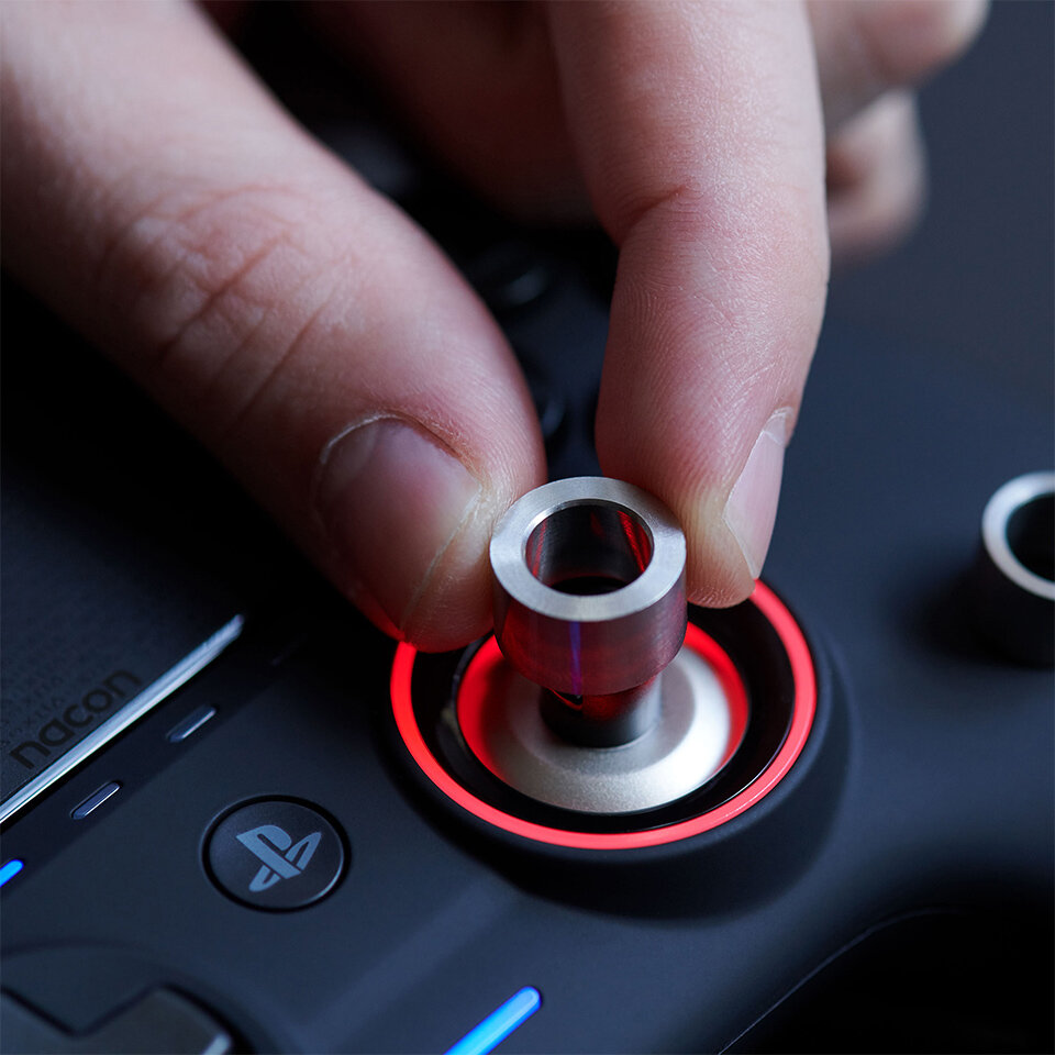 Геймпад Nacon Revolution Unlimited Pro Controller!