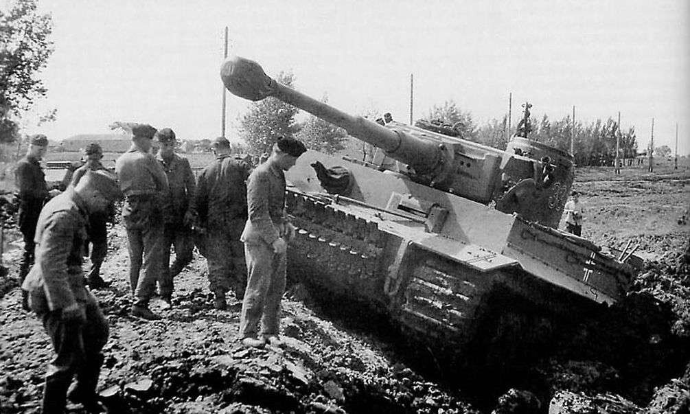 Немецкие танки в грязи 1941. Танки застряли немецкие танки пройдут. Немецкие танки в грязи 1941. Танки застряли немецкие танки пройдут. Танки застряли немецкие танки пройдут.