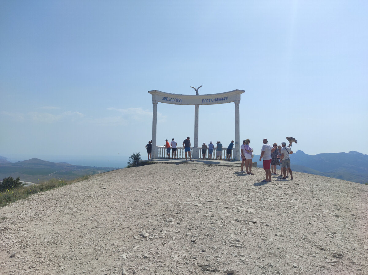 Звездопад Воспоминаний в Крыму. Пожалуй одно из лучших мест полуострова.  Стоит ли ехать в Коктебель летом. | Alexander ➭ Travel | Дзен