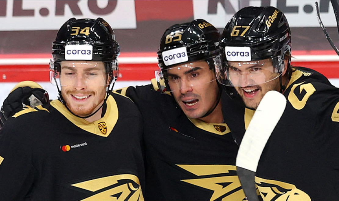 Петер Цегларик и Корбэн Найт уничтожили оборону ЦСКА. Фото: КХЛ