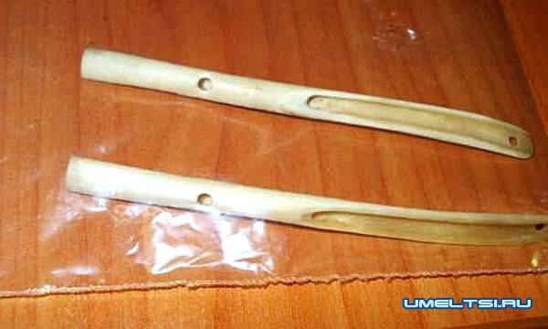 Самодельные манки на утку из куриной кости (круглое отверстие нужно для настройки инструмента).