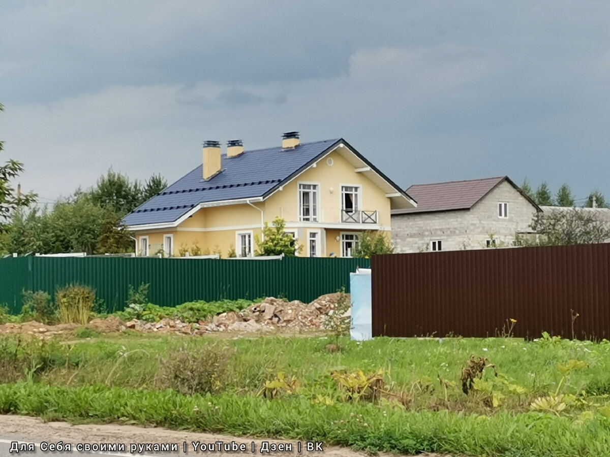 Профлист является поистине самым популярным материалом, для кровли и ограждения