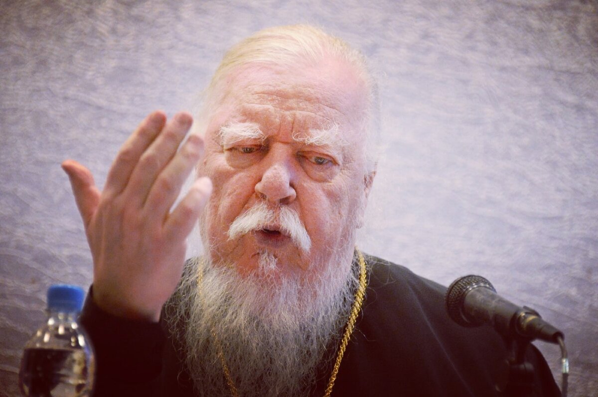 Димитрий Смирнов (07.03.1951 — 21.10.2020 гг.) — протоиерей, церковный и общественный деятель, проповедник, миссионер.