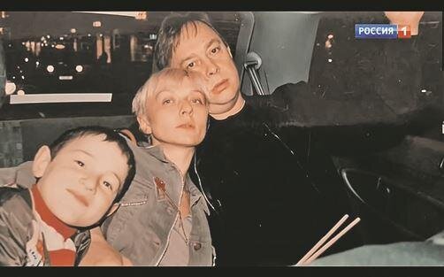 Татьяна Овсиенко с мужем Владимиром Дубовицким и их приемным сыном Игорем. Фото: Инстаграм