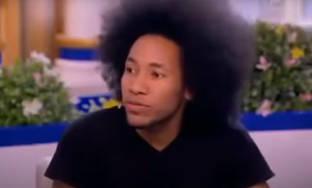 Уилкин 28 лет.