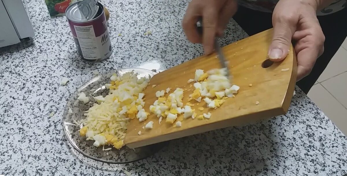 добавляем яйца