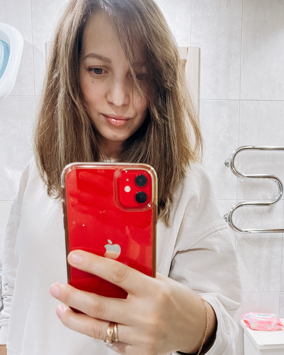 Сделала новую стрижку - красуюсь 😁