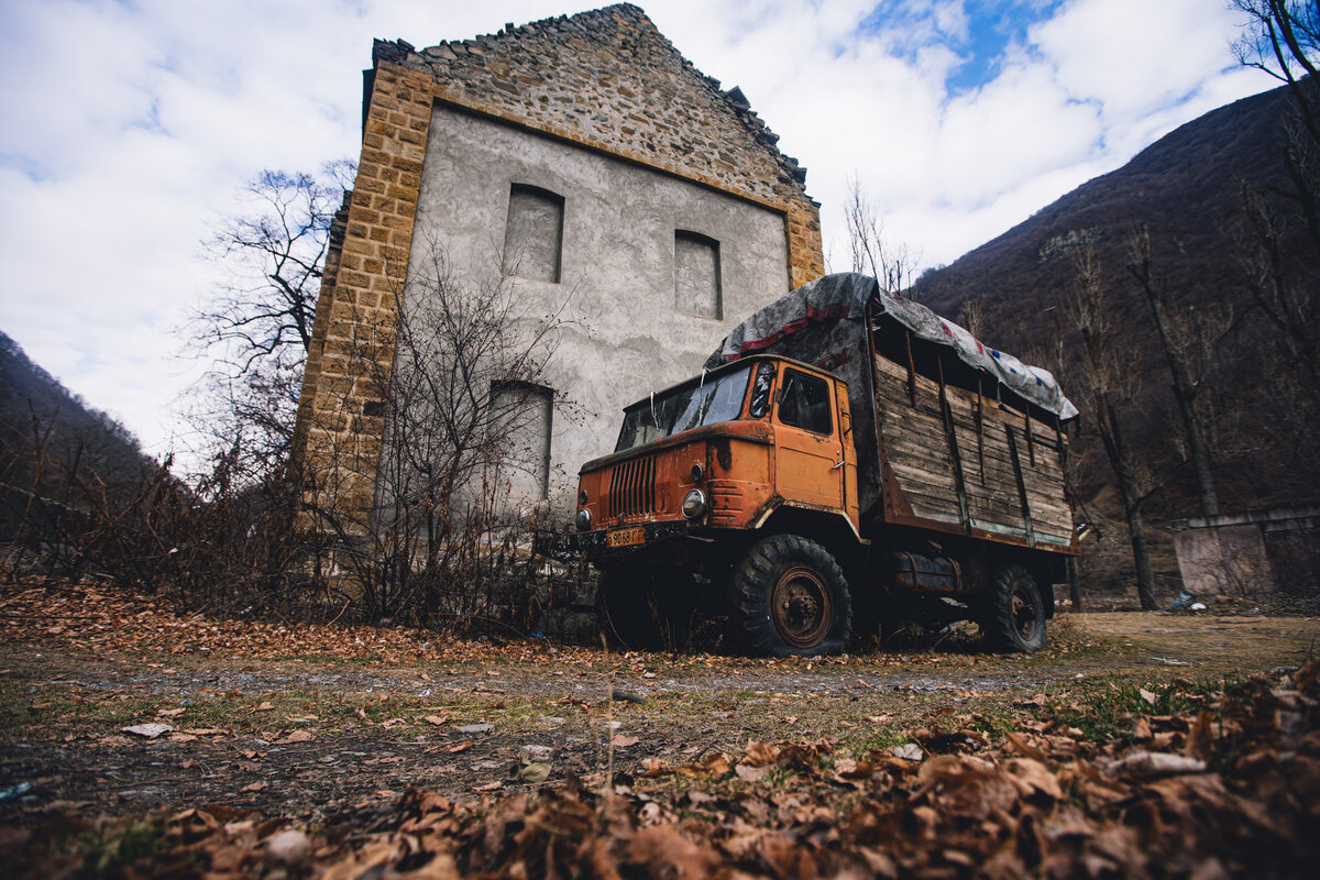 Трофейная техника на военной дороге ⛰🚗❌ | Худеющий Фотограф | Дзен