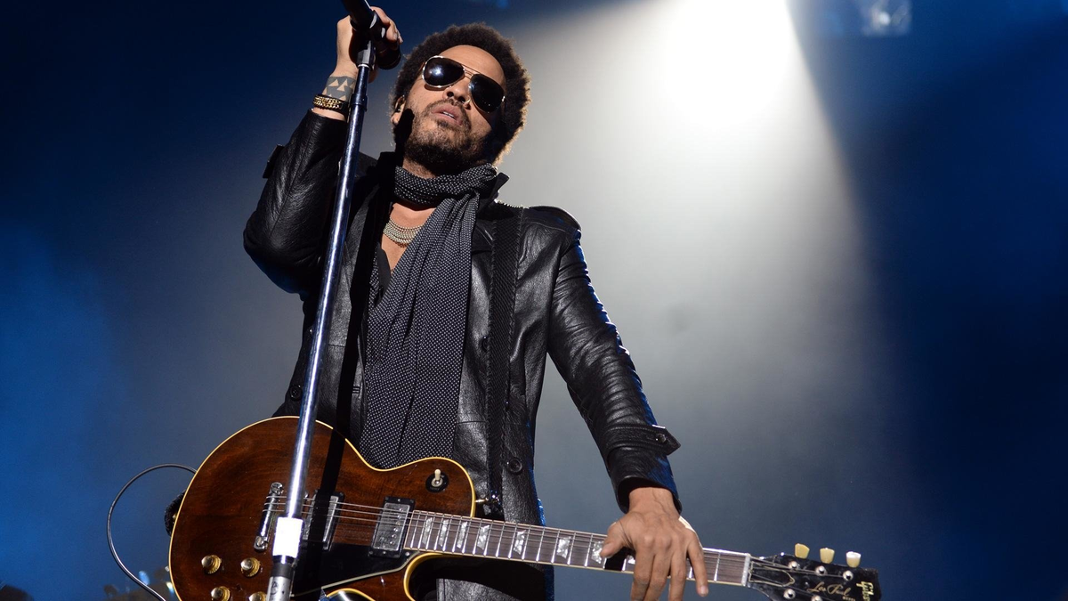 Песня lenny. Ленни Кравиц. Музыкант Ленни Кравиц. Lenny Kravitz 2024. Ленни Кравиц с гитарой.