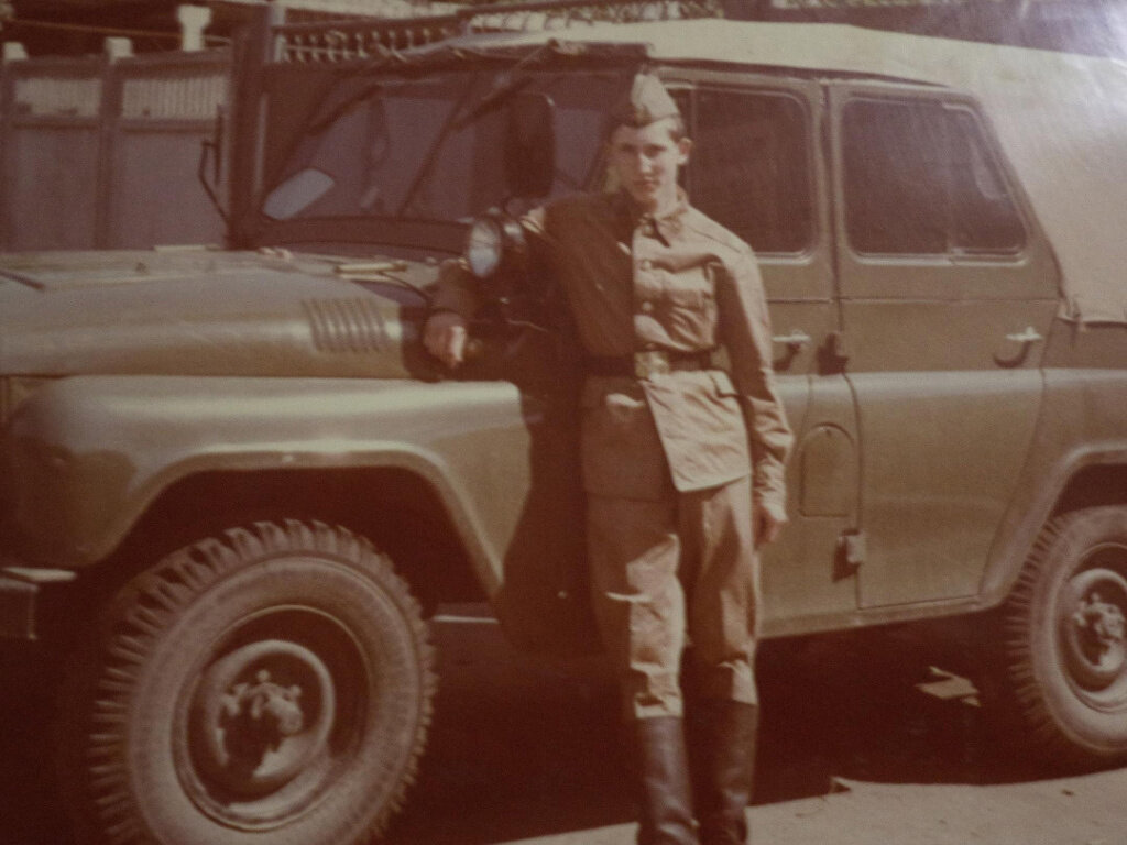 Здесь я ещё полгода отслужил